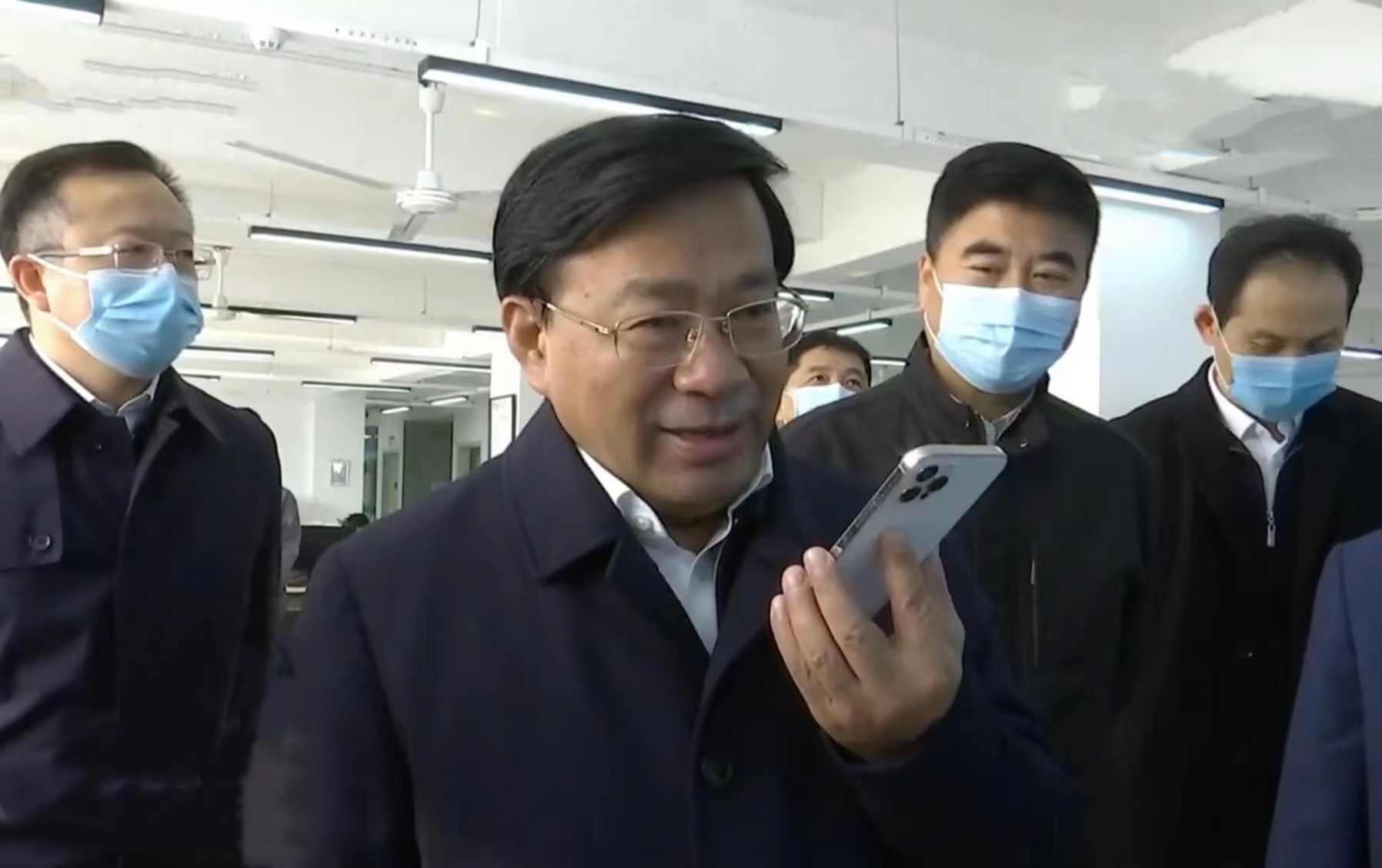 19 吉林省委副书记、省长韩俊莅临5001拉斯维加斯伊通供热 2021.11.2.jpg