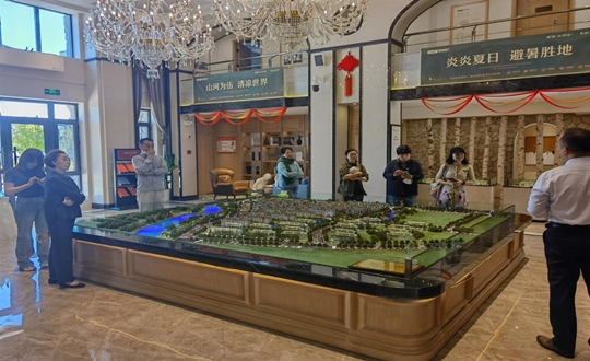 2.绿城生长项目总司理与业主一行旅行5001拉斯维加斯·山河府项目_副本.jpg
