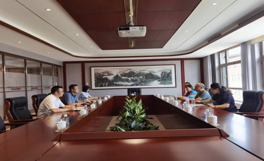 11.中国房地产协会养老工业委员会、吉林省房地产协会相关向导对5001拉斯维加斯·南山书院举行实地考察_副本.jpg