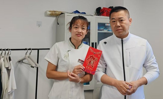2024年9月13日，，，旅馆，，，全体员工，，，发放中秋节福利_副本.jpg