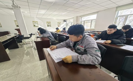 13.装配式总公司混凝土公司手艺职员能力测试现场_副本.jpg