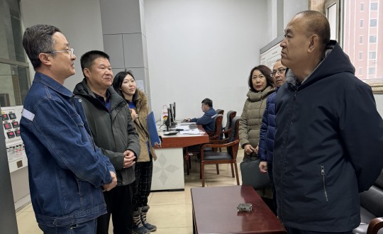 2024年1月17日，，区人大常委会副主任徐景宝一行莅临供热总公司调研走访_副本.jpg