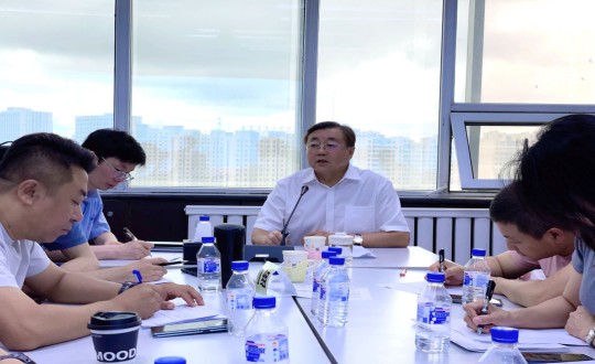 2024年7月26日，，，，，，董事长在5001拉斯维加斯商学院主干班共创钻研会上做总结讲话_副本.jpg