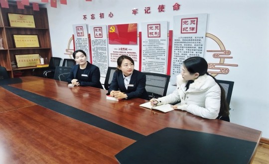 13.敦化市胜利街道文苑社区非公党建指导员林琳莅临物业总公司敦化项目党支部开展摸排走访事情_副本.jpg
